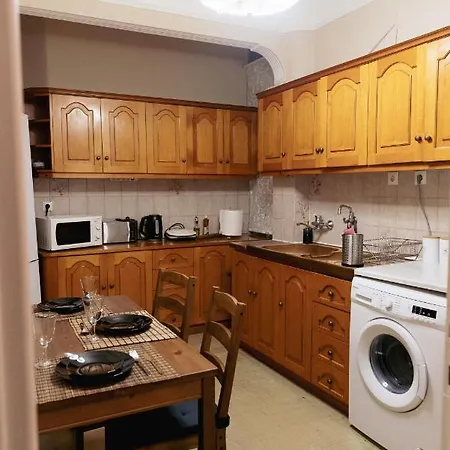 Charming 85sqm With Panoramic City-views