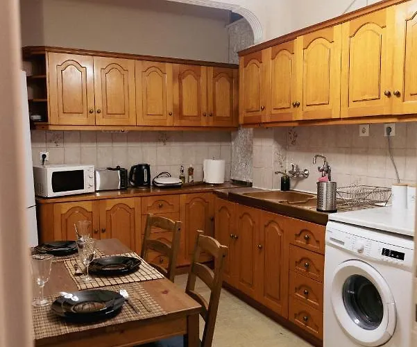 Charming 85sqm With Panoramic City-views