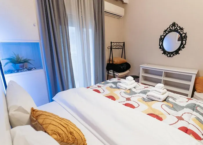 Lägenhet Charming 85sqm With Panoramic City-views Thessaloníki
