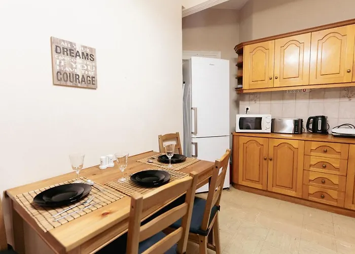 Charming 85sqm With Panoramic City-views